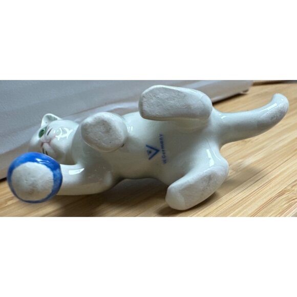 Kitten With Blue Yarn Ball Goebel 3" Porcelain Cat - Picture 5 of 7